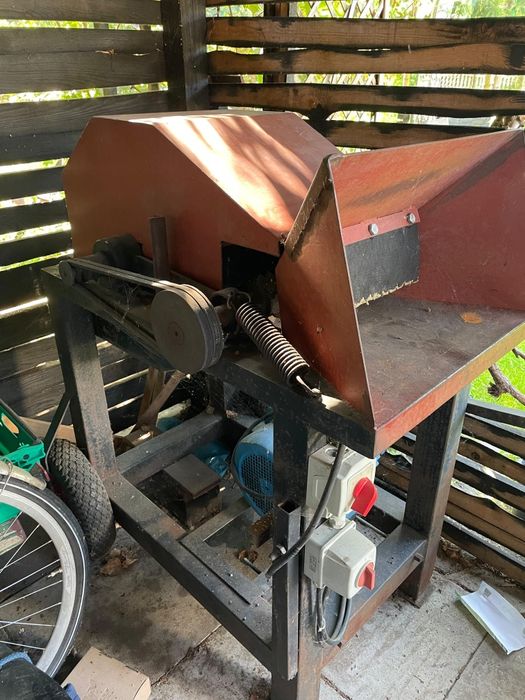 Rębak rozdrabniarka galezie 10 cm srednica