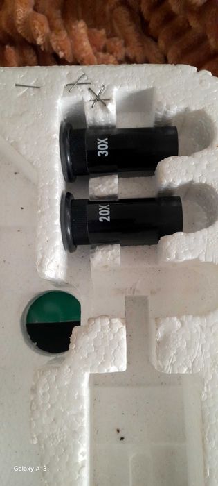 Telescopio com caixa e 3 lentes em bom estado