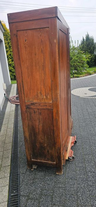 Przedwojenna szafa z okresu  międzywojennego