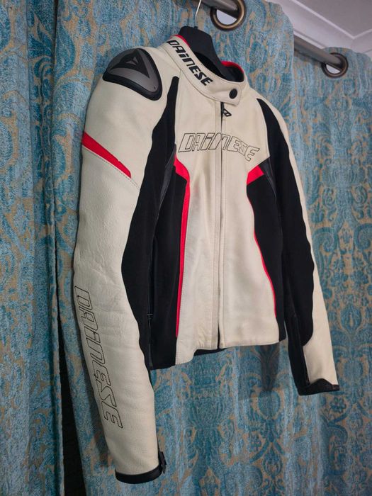 Blusão de Moto Dainese em Pele – Como Novo
