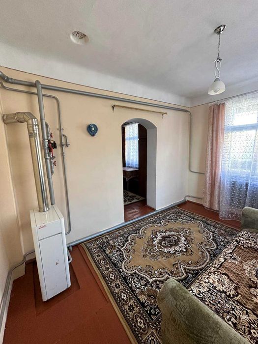 Продається квартира в особняку