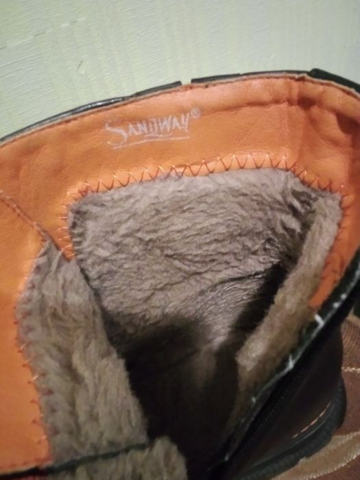 Черевики на дівчинку-підлітка