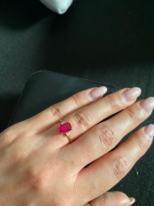 Anel de ouro com zirconias