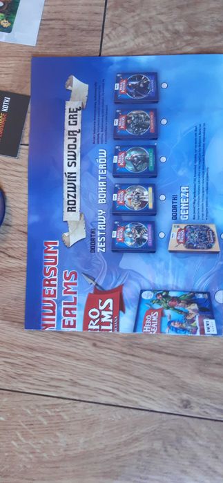 zestaw gadżetów z gier planszowych smycz katalog, karta dixit i inne