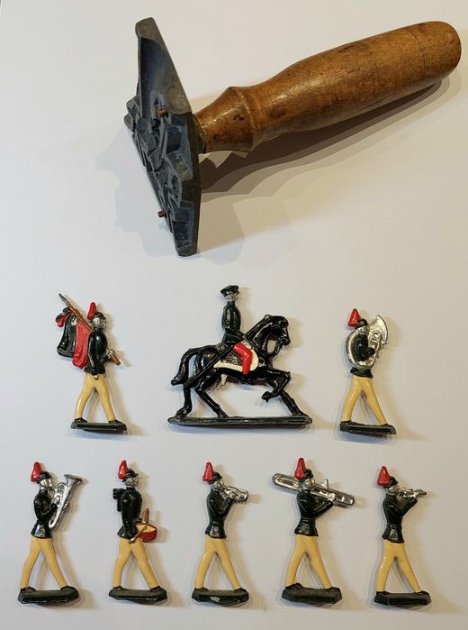 Soldadinhos de chumbo portugueses e respetivo molde