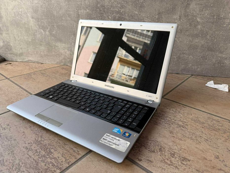 Laptop Samsung NP-RV511