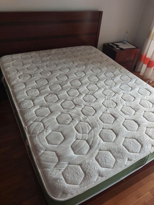 Colchão de cama casal
