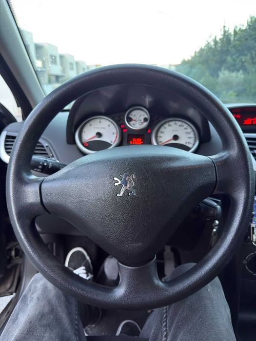 peugeot 207 1.4 comercial