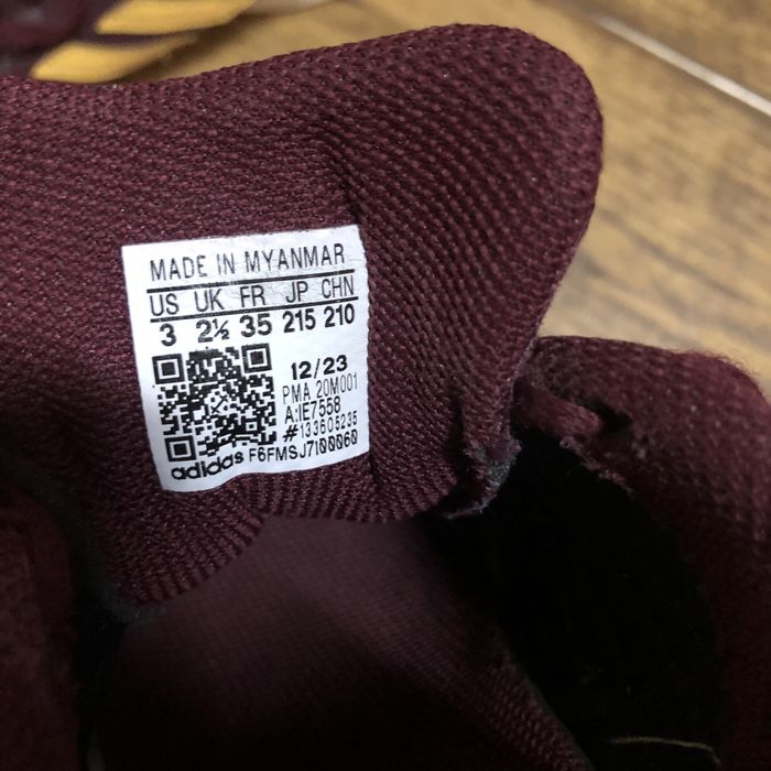 Halówki Adidas FR 35