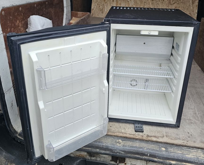 Холодильник-міні чорний безкомпрессорний (Мини барний, барный)