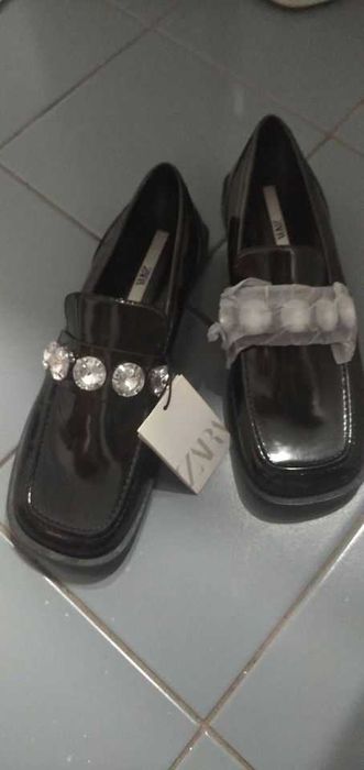 Sapatos da Zara Novos