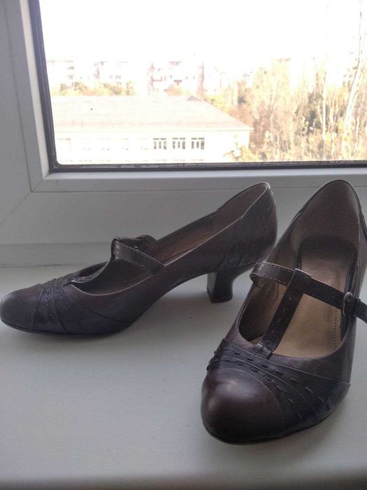 Кожаные  женские туфли Clarks