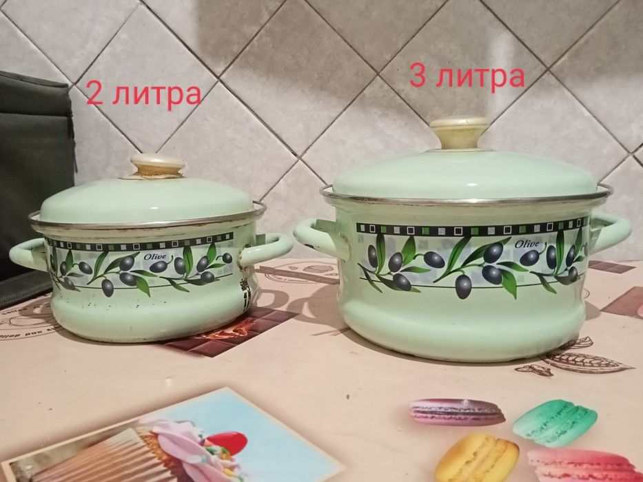 Продам кухонные кастрюли 3 л ,2 л и сковородки.