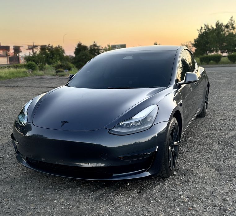 Tesla model 3 long range dual motor