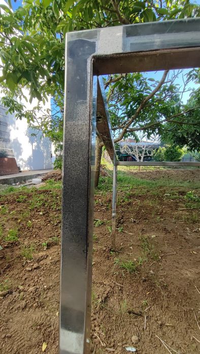 Estrutura de pernas de mesa cromada