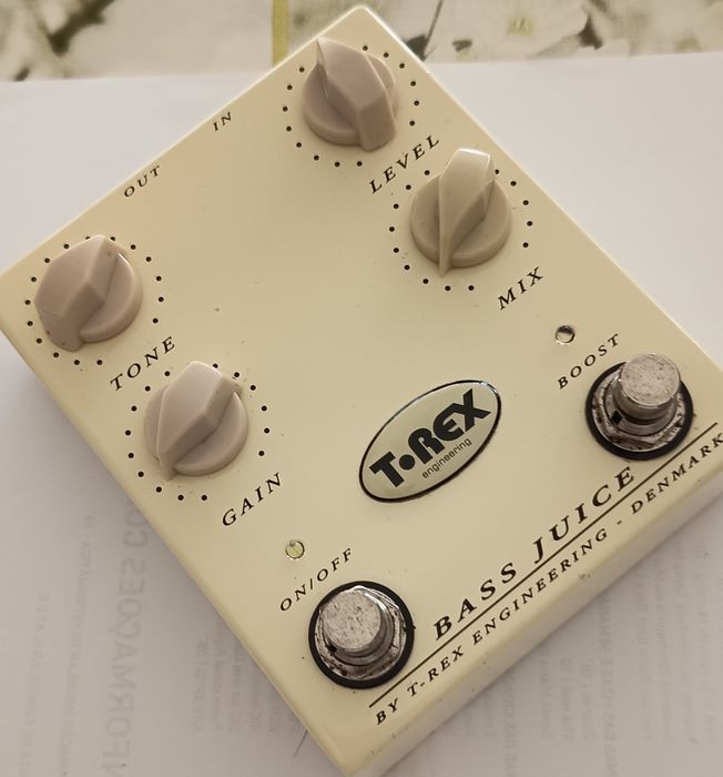 Pedal a T Rex Bass Juice