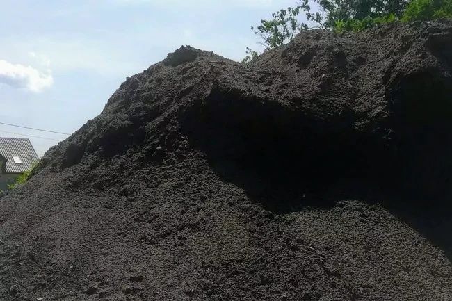 Sprzedam ziemię pod trawnik, niwelację.