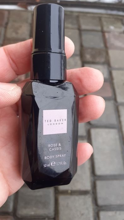 Парфюмированный спрей для тела ted baker london rose & cassis 50ml.Б/у