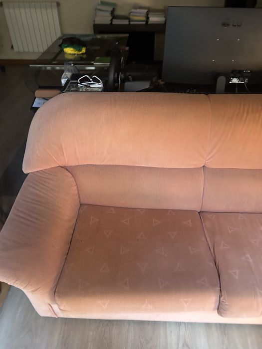 Sofá-cama de 3 lugares em bom estado