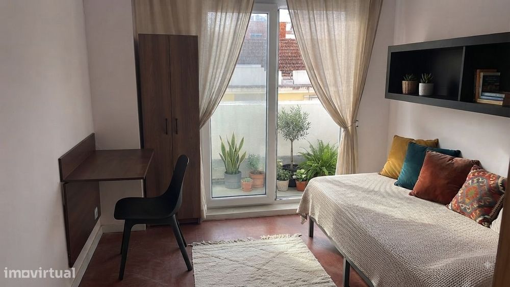Quarto Individual com Varanda Bairro da Colônias