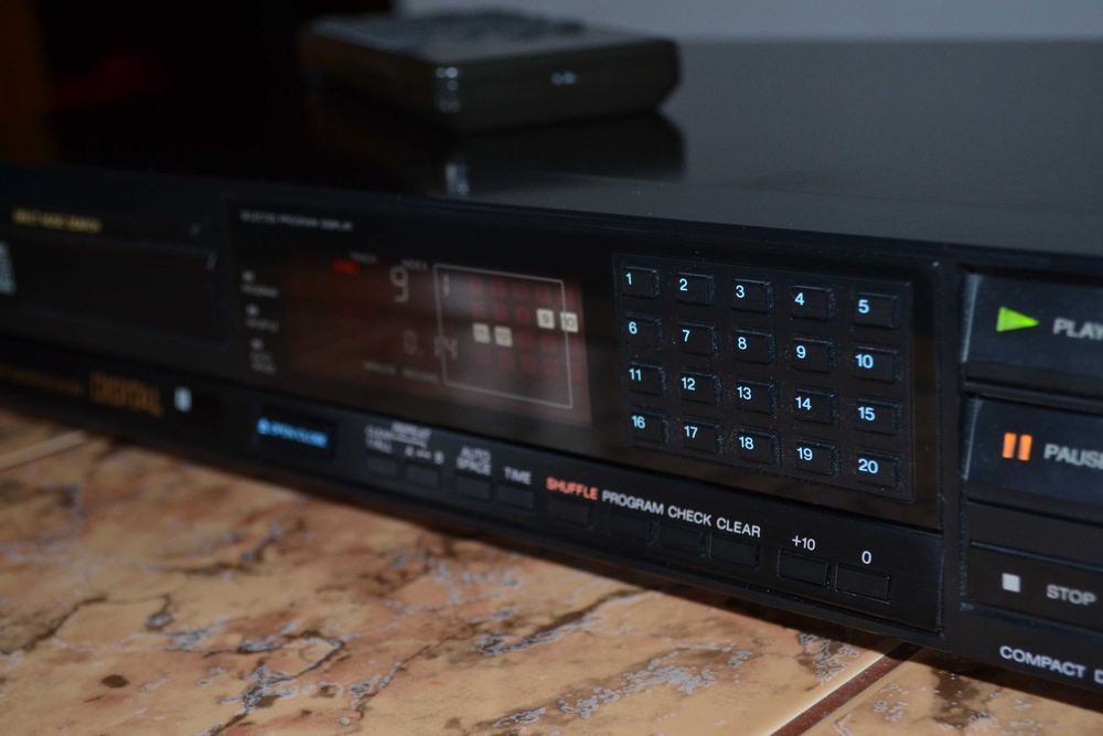 Odtwarzacz Cd SONY cdp 203 ES oryginalny pilot jak nowy
