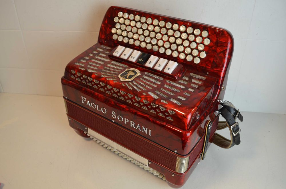 Acordeao Paolo Soprani Especial 3 voz. N 411