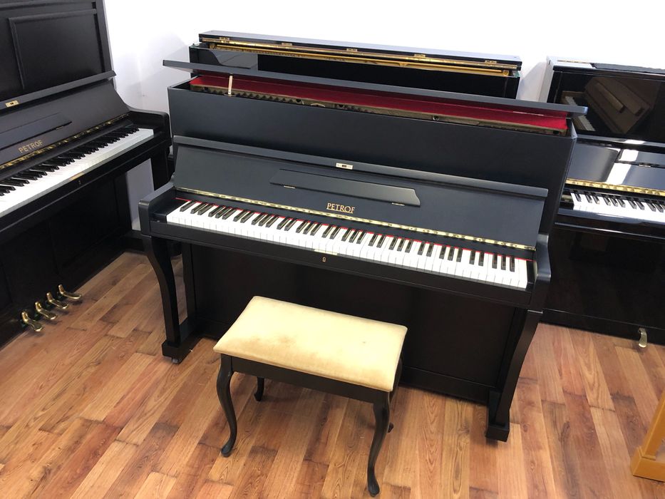 Pianino petrof czarne