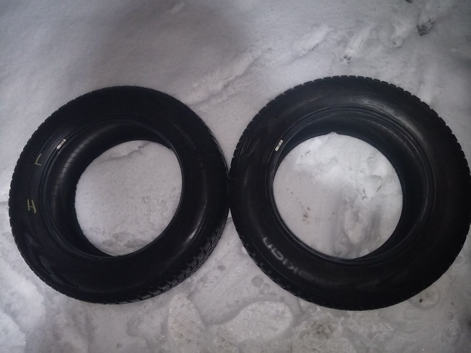 Opony Nokian wr 215x60x16 zima 2szt