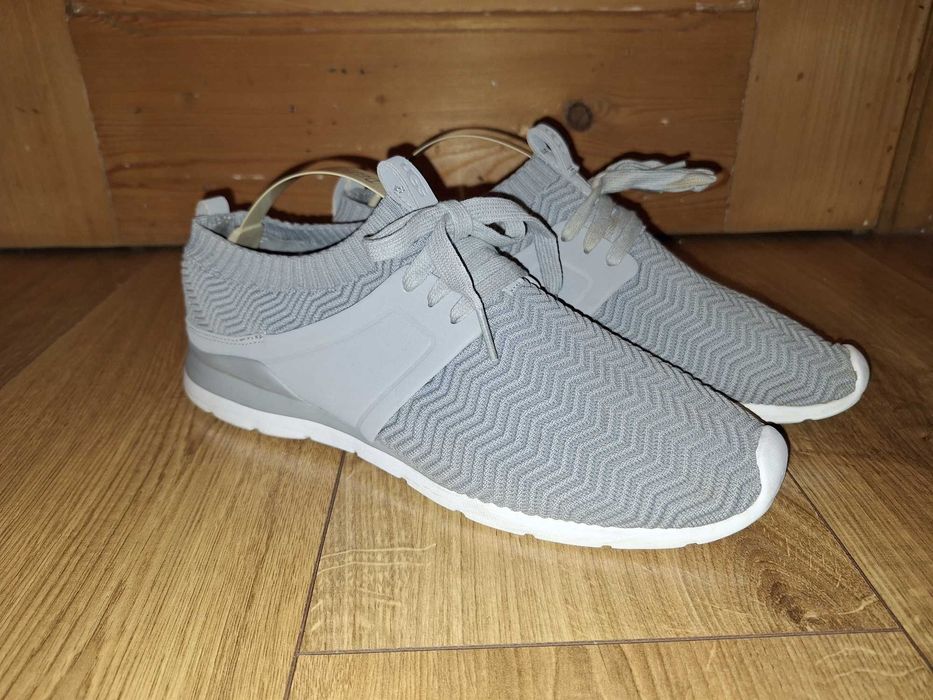UGG buty sportowe lekkie siatka roz 42