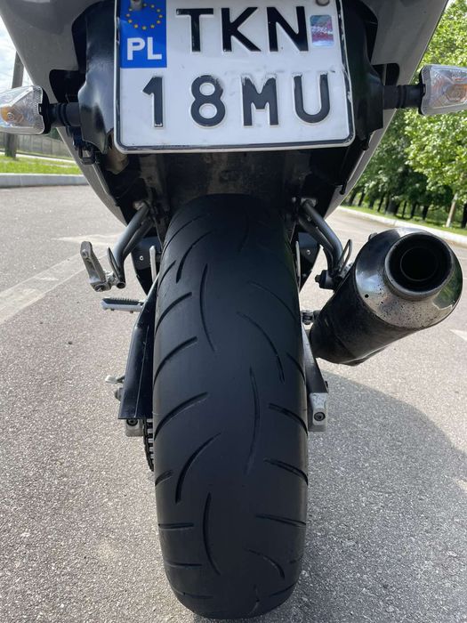 Suzuki RF 600 R.