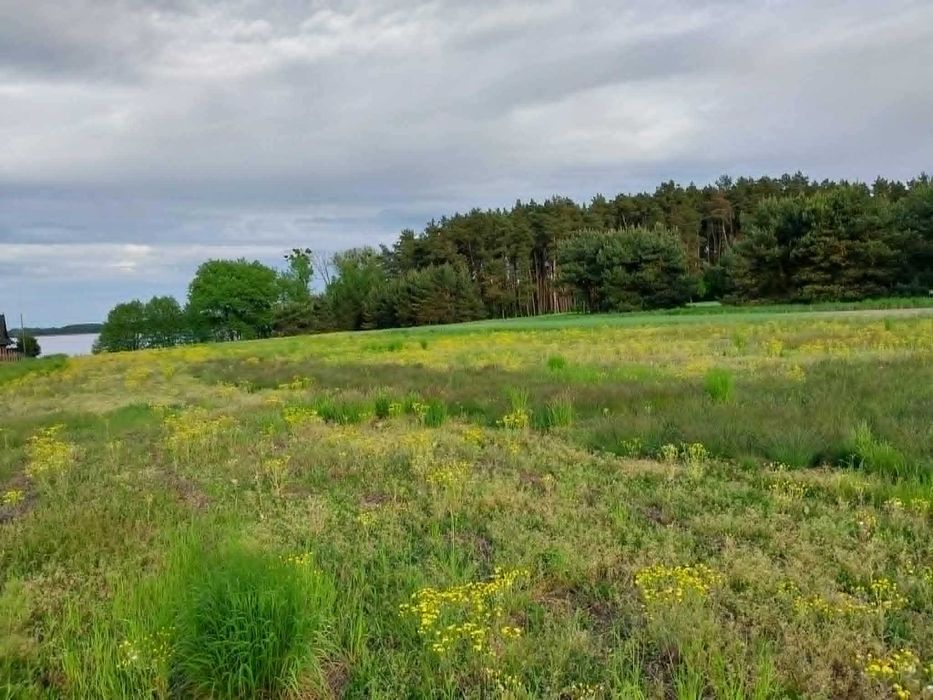 działka budowlana nad jeziorem na sprzedaż