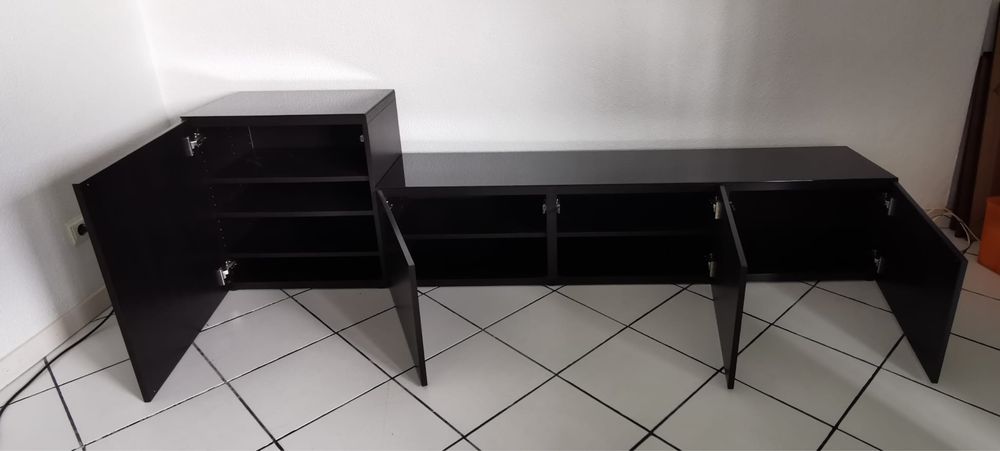 Movel de tv  com tampo de vidro