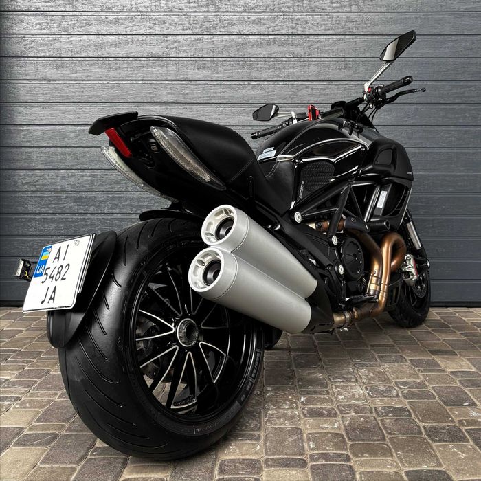 Продам мотоцикл Ducati Diavel 1200 (1819)