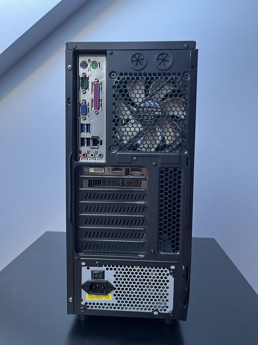 Komputer do gier i pracy I5 4460/RX 570/12GB RAM/SSD + HDD