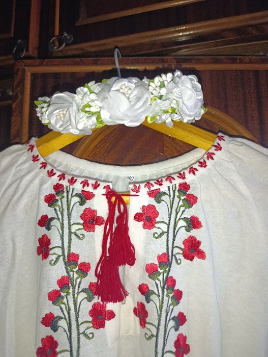 Продам вишукану вишиванку, сукня.