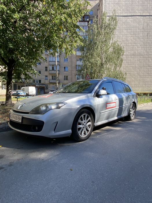 Інструктор з водіння. Механіка.Автоінструктор жінка.