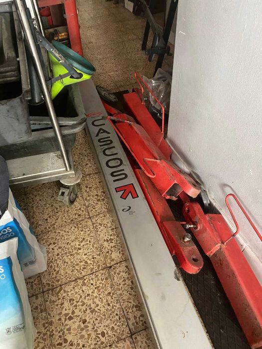 Elevador de 2 Colunas