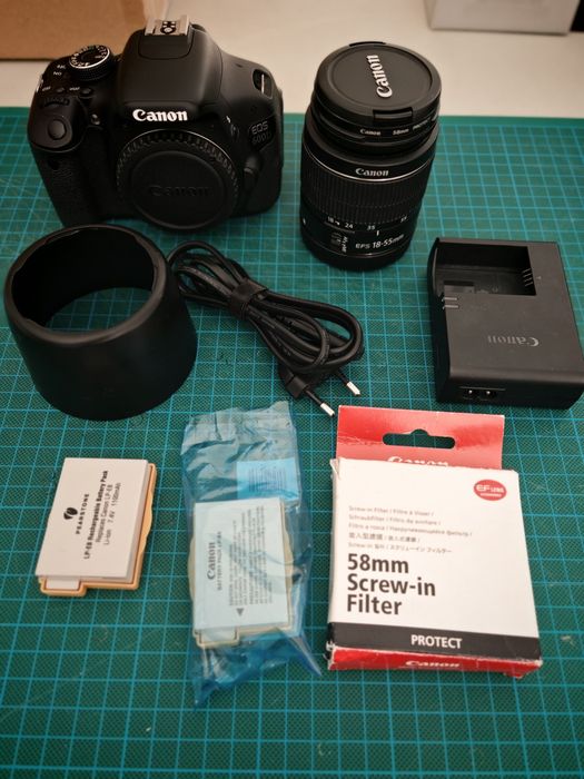 Canon 600D + objectiva e extras