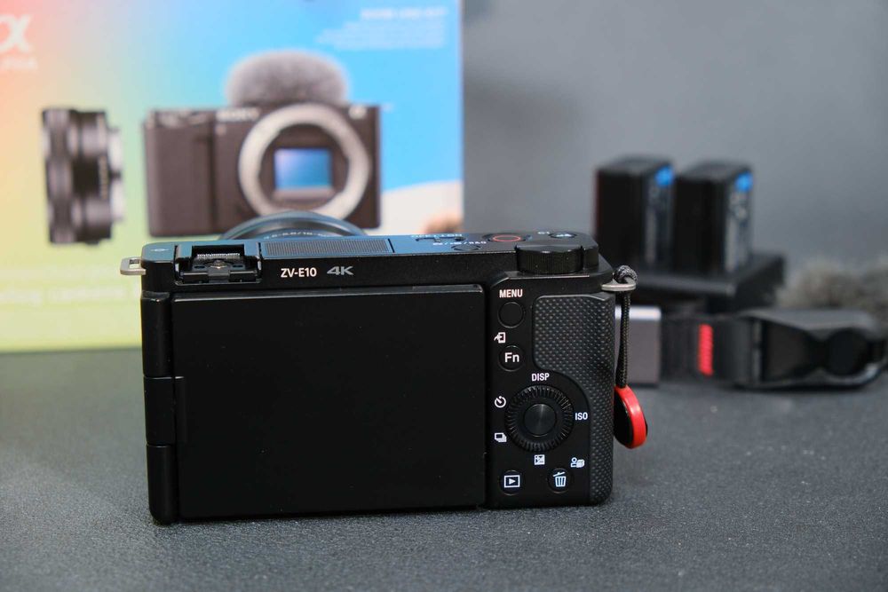 Sony ZV-E10 + kit 16-50mm