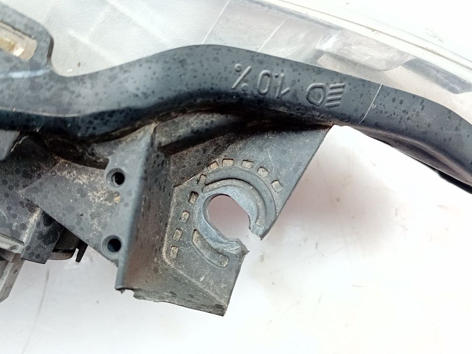 Ótica / farol esquerda PEUGEOT 107