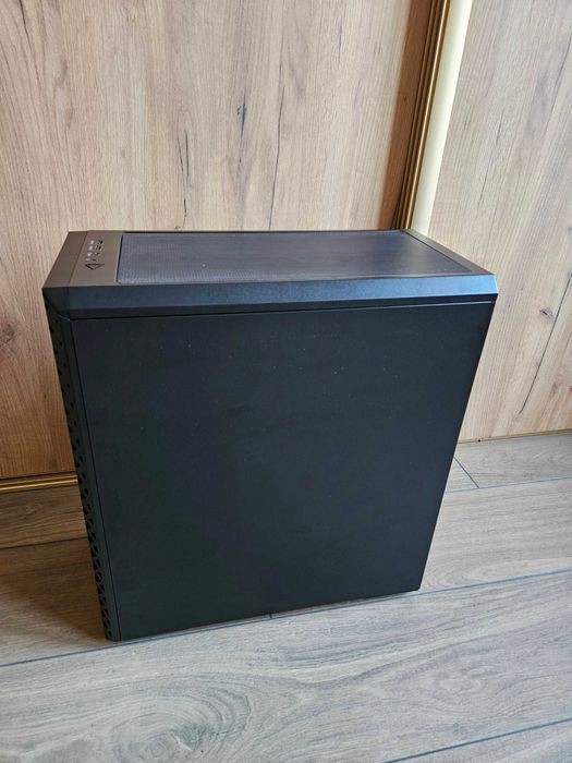 AMD Ryzen 5 5600X / 32 GB DDR4 / RX 6750 XT 12GB / 500 GB SSD / WIN 11