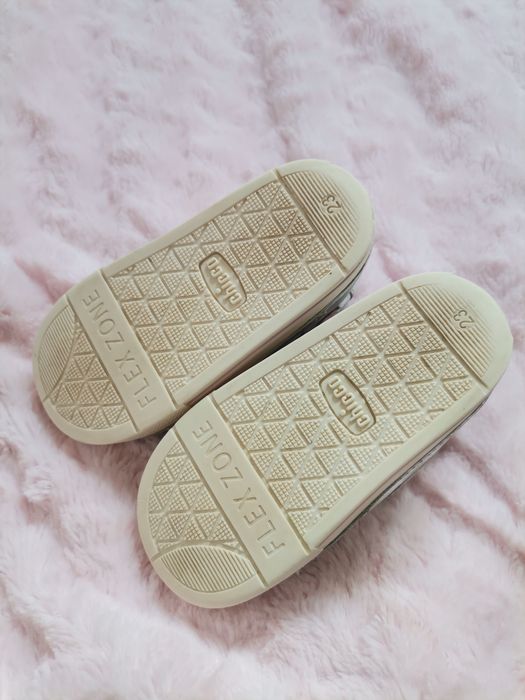 Sapatos Chicco 23
