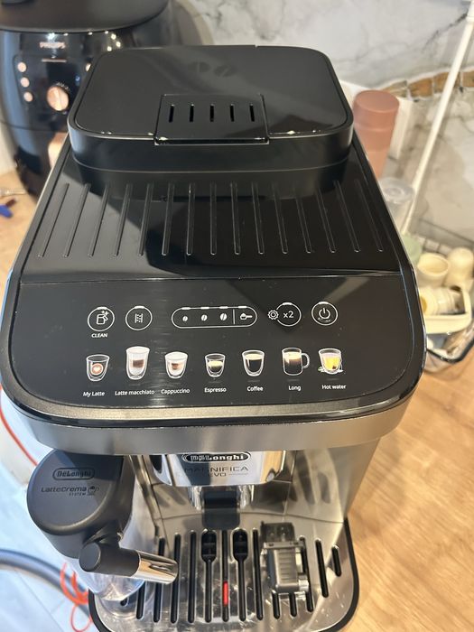 Ekspres do kawy DeLlomghi Magnifica Evo