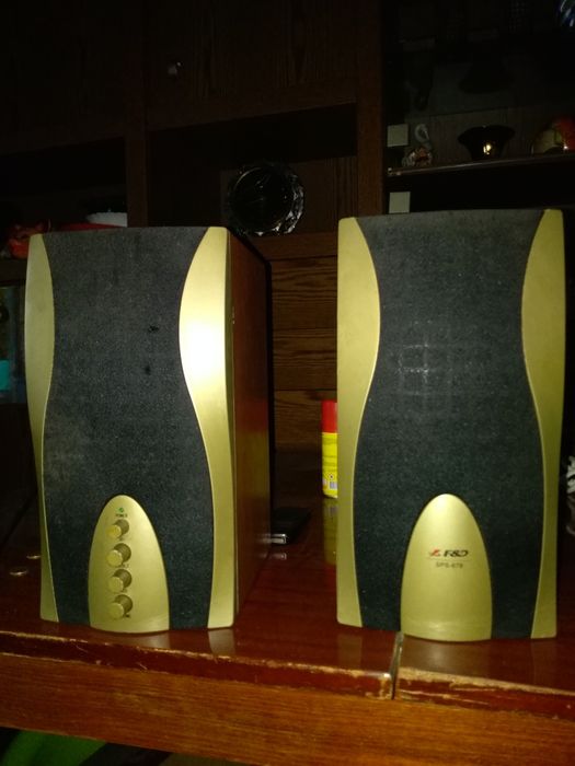 Колонки F&D в отличном состоянии