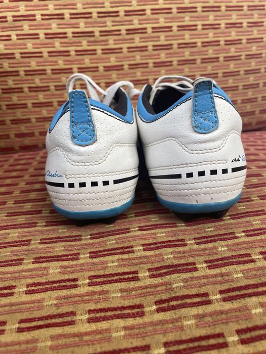 Chuteiras adidas semi novas muito pouco uso tamanho 37 , jogador Cacá