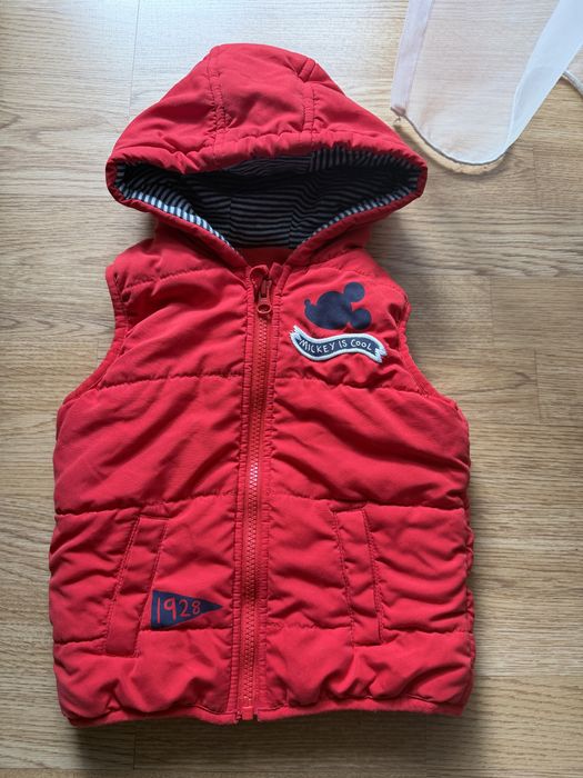Жилетка дитяча червоного кольору