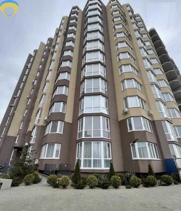 Квартира  з великою кухнею в новому зданому будинку!