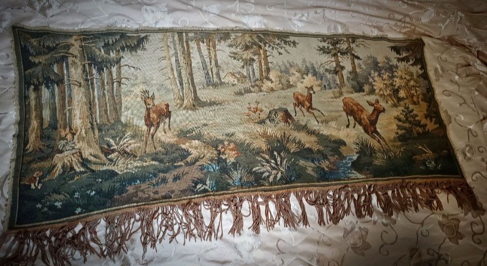 Гобелен вінтажний коврик килим вишитий з оленями вінтаж антикваріат