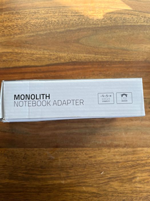 Zasilacz sieciowy do laptopa