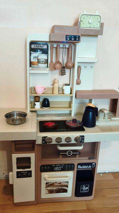 Сучасна Дитяча Кухня з світловими і звуковими елементами